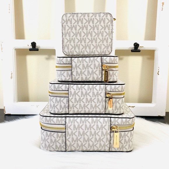 Michael Kors Travel Cubes & Jewelry Case Set - Picture 3 of 15